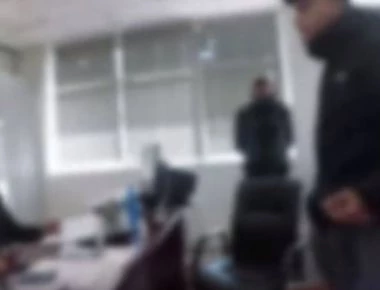Ρουβίκωνας: Βίντεο από την εισβολή του στην εφορία Παγκρατίου: «Θα ξαναεπιστρέψουμε»
